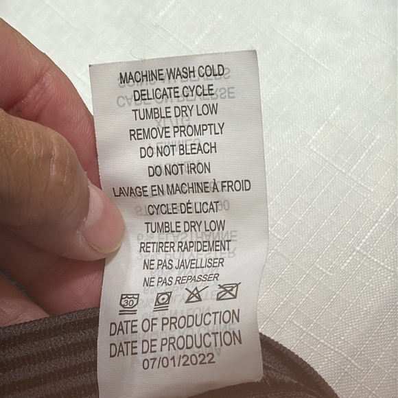 (A1) Hot Chillys Women's 3D Knit Crew Midweight Slim Fit Undershirt, XL, Grey - Picture 8 of 12